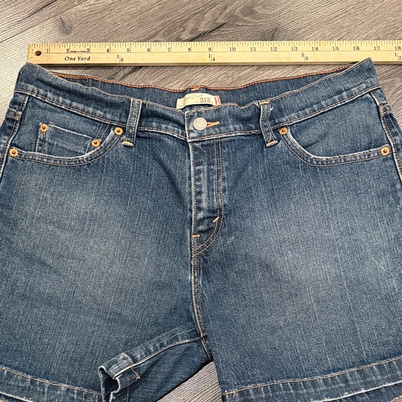 🩷Levi's 515 Women's Blue Jean Shorts Summer Classic Comfortable Stylish - Picture 6 of 7